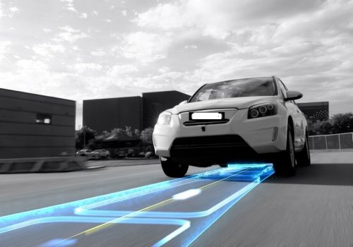 सडकबाटै गाडी चार्ज हुने प्रविधिको परीक्षण गर्दै अमेरिका, मोबाइलजस्तै वायरलेस चार्ज हुन सक्ने