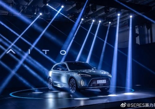 ह्वावेको हार्मोनीओएस आधारित ककपिट पावर्ड पहिलो ईलेक्ट्रिक भेहिकल आउँदै