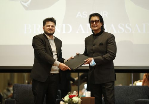 साथीमार्टको ब्रान्ड एम्बेसडरमा राजेश हमाल, अब मोबाईल एपबाट पनि सपिङ गर्न पाइने