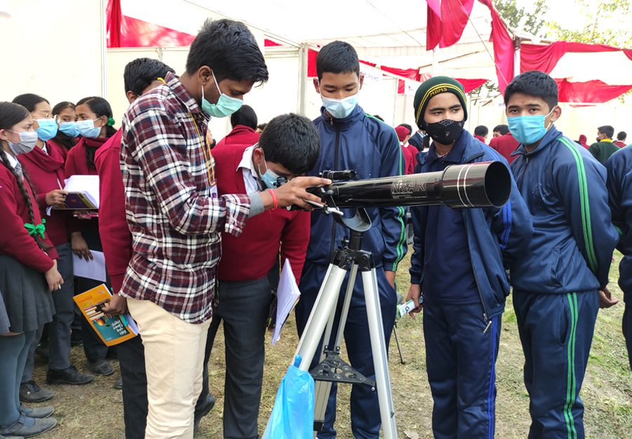 विद्यालयमा ‘टेलिस्कोप’ बनाउने तालिम