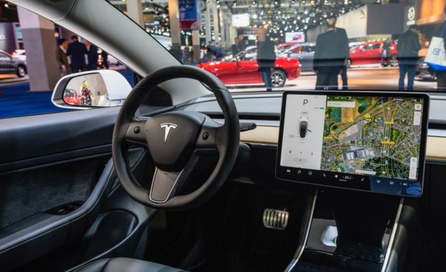 टेस्लाले सफ्टवेयर समस्याका कारण अष्ट्रेलियामा ४ हजारभन्दा बढी गाडी फिर्ता बोलायो