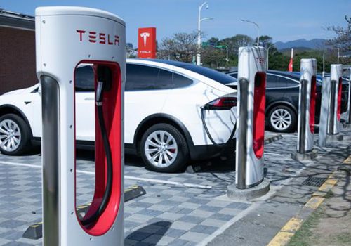 हरित यातायातलाई टेवाः टेस्ला चार्जिङमा जापानको सम्भावित अनुदान