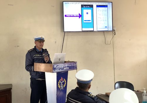ट्राफिक प्रहरीले शुरु गर्यो तत्काल जरिवाना तिरी कागजपत्र लिने व्यबस्था