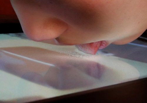 अब टेलिभिजन स्क्रीनमै चाटेर खानेकुराको स्वाद लिन सकिने