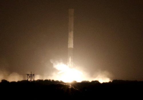 इलन मस्कको स्पेसएक्सले प्रक्षेपण गरेको एउटा रकेट चन्द्रमासँग ठोक्किँदै