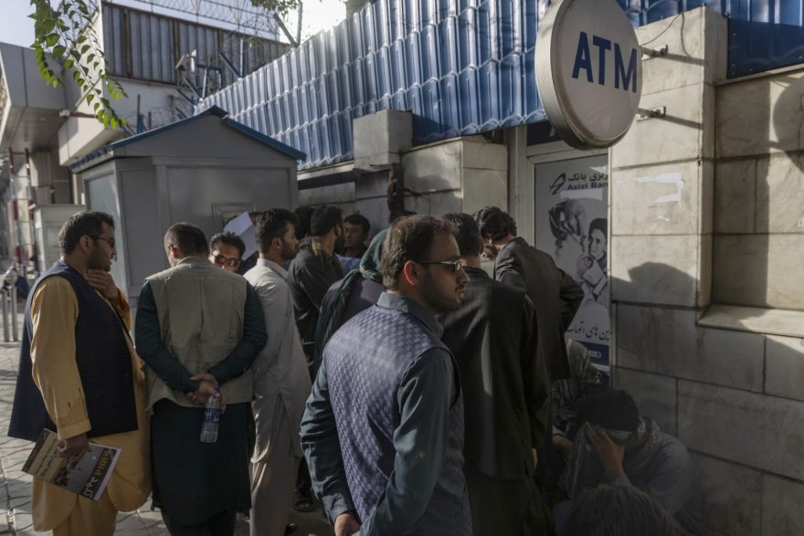 अफगानिस्तानमा इन्टरनेट र मोबाइल फोन सेवा पुनः सुरु