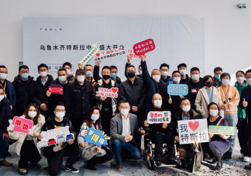 चीनको शिन्जियाङमा शोरुम शुभारम्भ गरेपछि टेस्लाको आलोचना