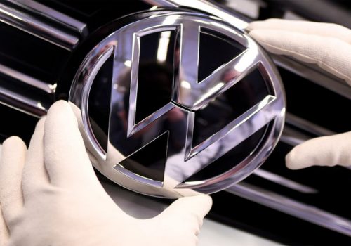 कोभिड-१९ का कारण तियान्जिनका दुई फ्याक्ट्री बन्द गर्दै फक्सवागन चाइना