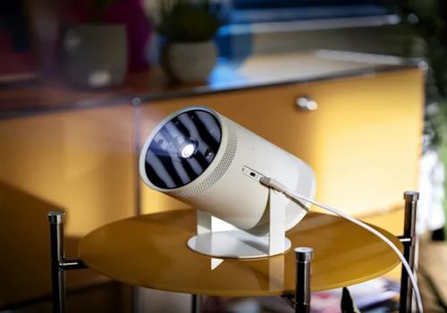 सामसङको फ्रीस्टाइल प्रोजेक्टरमा आफैं फोकस र लेभल मिलाउने सुविधा