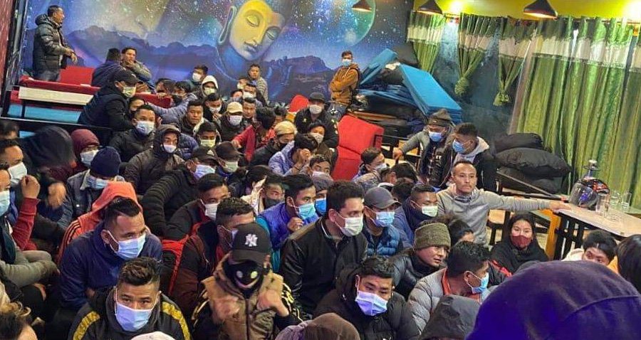 मोबाइलमा अनलाइन बिङ्गो खेल्ने ७४ जना पक्राउ