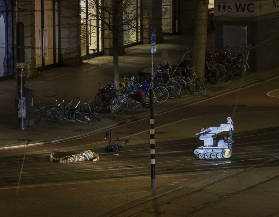 नेदरल्याण्ड्सको एप्पल स्टोरमा ग्राहकलाई बन्धक बनाएर २० करोड डलर क्रिप्टोकरेन्सी माग