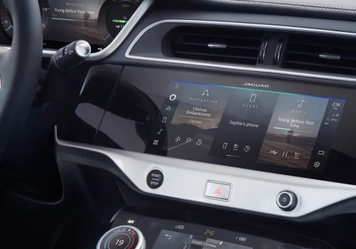 अमेजनको एलेक्सा अब हजारौं जगुआर र ल्यान्ड रोभर गाडीमा आउँदै