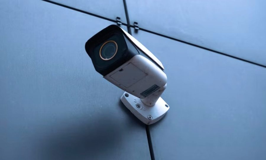 बजार सुरक्षा एवं आपराधिक घटना पहिचानका लागि चरिकोट बजारमा सीसीटीभी क्यामरा जडान