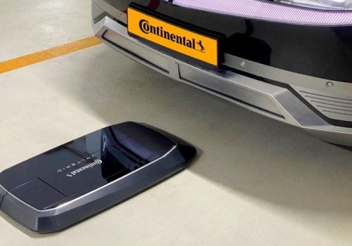 स्वचालितरूपमा ईलेक्ट्रिक भेहिकल चार्ज गर्ने स्मार्ट चार्जिङ रोबोट