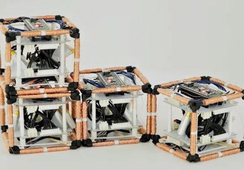 वैज्ञानिकहरुद्वारा अन्तरिक्षमा आकार बदल्न सक्ने क्युब रोबोट निर्माण