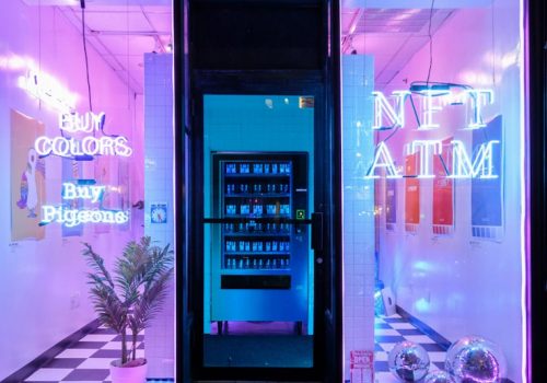 नियोनले ल्यायो विश्वको पहिलो एनएफटी भेन्डिङ मेसिन, डेबिट र क्रेडिट कार्डबाट टोकन किन्न सकिने