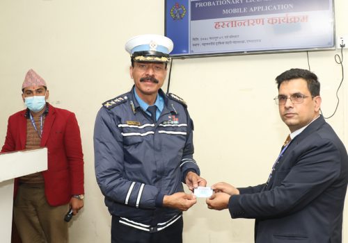 के तपाईको लाईसेन्स नक्कली त छैन ? सावधान ! ट्राफिक प्रहरीको फन्दामा परिएला