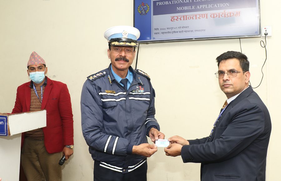 के तपाईको लाईसेन्स नक्कली त छैन ? सावधान ! ट्राफिक प्रहरीको फन्दामा परिएला