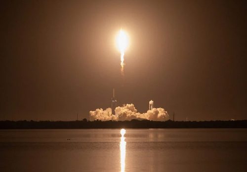 स्पेसएक्सले अन्तरिक्षमा पठायो थप ५० स्टारलिंक स्याटेलाइट, कम्पनी २ हजार स्याटेलाइट नजिक