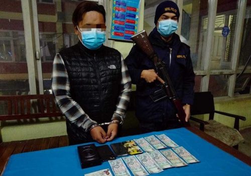अनलाईनबाट मोबाइल फोन मगाई लुटेर भाग्ने एकजना पक्राउ