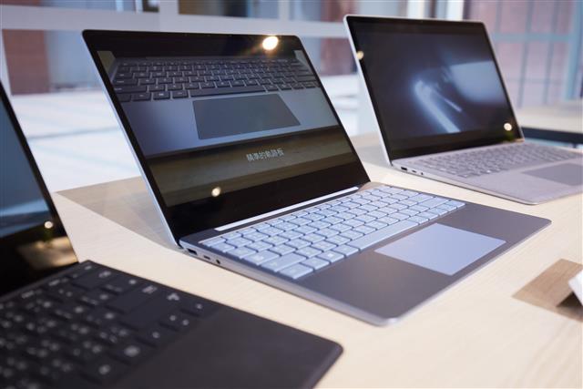 यूक्रेन युद्धका कारण कम्प्युटर तथा विद्युतीय उपकरणको मूल्य ११ प्रतिशतले बढ्न सक्ने