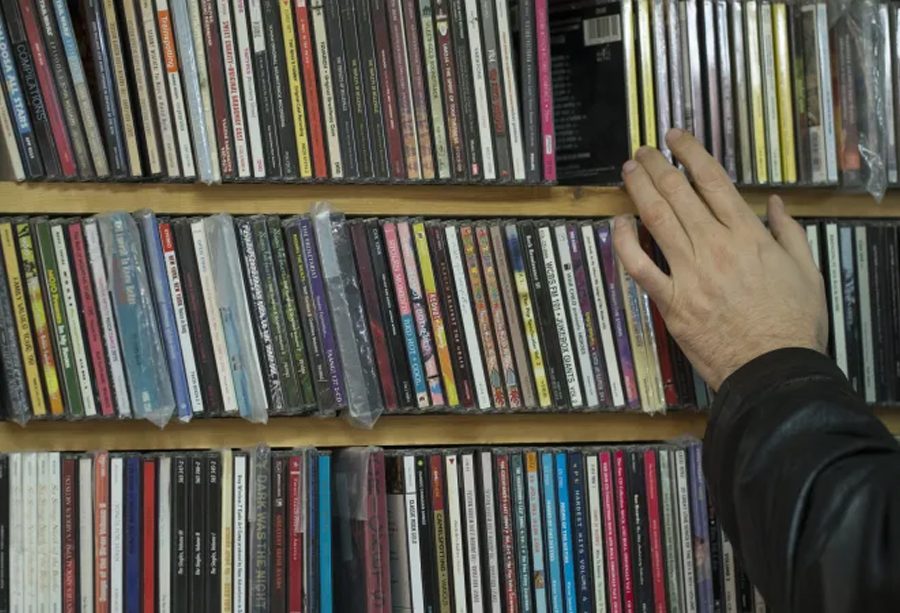 संगीत उद्योगको १७ वर्षमा पहिलो पटक सीडीको बिक्री बढ्यो