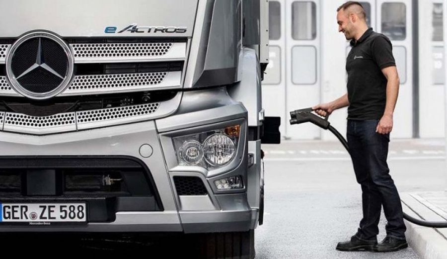 विद्युतीय ट्रकको लागत उच्च रहेको अटोमेकर डेमलर ट्रकको भनाई