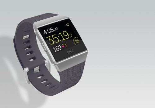 प्रयोगकर्ताको हात जल्ने जोखिमपछि फिटबिटले आयोनिक स्मार्टवाच फिर्ता माग्दै