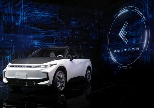 आईफोन निर्माता फक्सकनको पहिलो इलेक्ट्रिक कारको प्रि-बुकिङ यसै वर्ष शुरु हुने