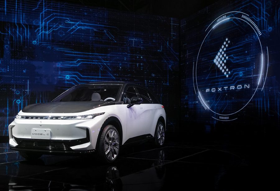 आईफोन निर्माता फक्सकनको पहिलो इलेक्ट्रिक कारको प्रि-बुकिङ यसै वर्ष शुरु हुने