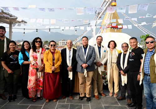 नबिल बैंकले दिगोपन प्रबर्द्धन गर्न बौद्धनाथ स्तुपामा वातावरण मैत्री लुङ्गटा जडान