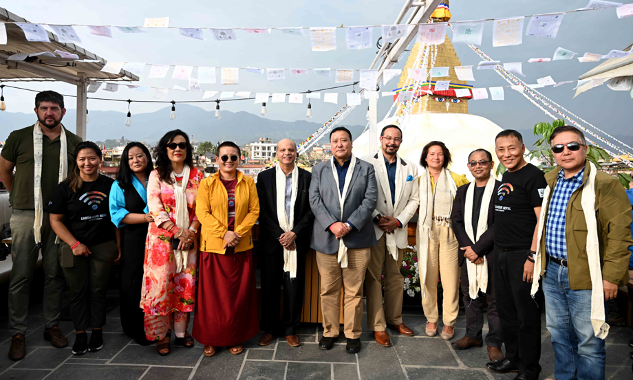 नबिल बैंकले दिगोपन प्रबर्द्धन गर्न बौद्धनाथ स्तुपामा वातावरण मैत्री लुङ्गटा जडान