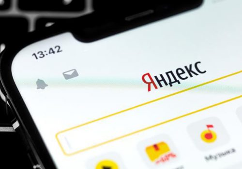 यान्डेक्सको संस्थापकसँग हिस्सेदारी र दर्ताको बारेमा छलफल गर्दै रुसी सरकार