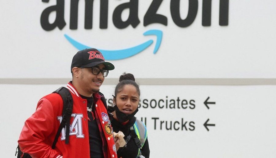 अनलाइन व्यापार घटेपछि अमेजन २०१५ यता पहिलो पटक घाटामा