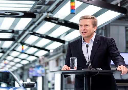 चिप अभाव २०२३ सम्मै कायमै रहने बीएमडब्लूका सीईओको भनाइ