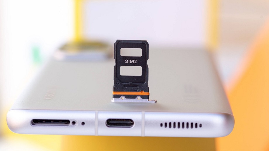 एन्ड्रोइड १३ मा एउटै ई-सिममा दुई ओटा क्यारियरको कनेक्शन लिन मिल्ने