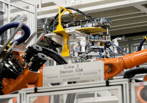 ब्याट्रीको मूल्य बढे पनि ईभीको बिक्री घटेन: रिपोर्ट