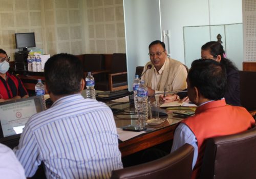 वायू प्रदूषण कम गर्न विद्युतीय सवारी साधन प्रयोगलाई बढाऔंः मन्त्री पौडेल