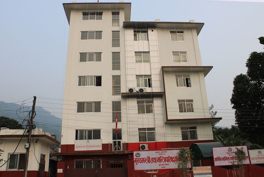 लुम्बिनी प्रदेशको काम कारबाही बारे गुनासो सुन्न हेलो मुख्यमन्त्री कक्ष सञ्चालन