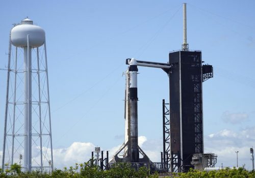 स्पेसएक्सले निजी उडानमार्फत् नासाका लागि ४ जनालाई अन्तरिक्षमा पठायो