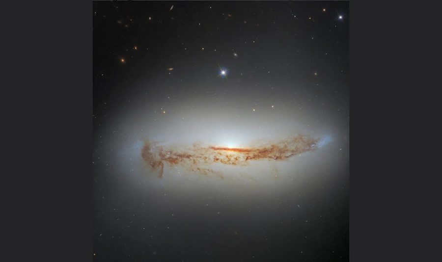 नासाको हबल टेलिस्कोपले फेला पार्यो धुलोको पछाडि लुकेको सक्रिय ब्ल्याक होल