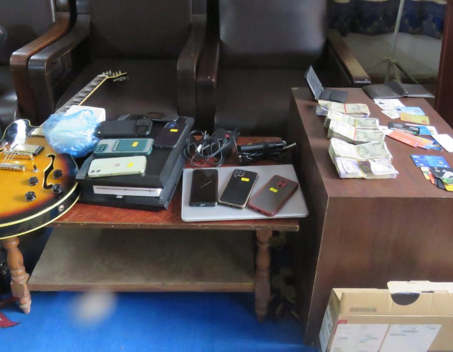 सामान कुरियर गर्न लगाई अनलाईन मार्फत ठगी गरेको अभियोगमा चार जना पक्राउ