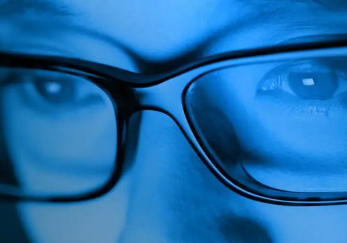 ब्लू लाईट कटर: ल्यापटप, स्मार्टफोन वा टिभी हेर्दा आँखा कसरी सुरक्षित राख्ने जान्नुहोस्