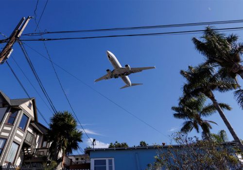 रेडियो अल्टिमिटर रेट्रोफिट वा परिवर्तन गर्न अमेरिकी एयरलाइन्सहरुलाई एफएएको आग्रह