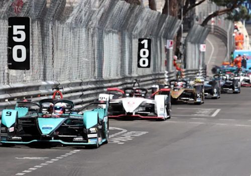 म्याक्लारेन सन् २०२३ मा ईलेक्ट्रिक कारहरुको रेसिङ फर्मुला ई मा सामेल हुने