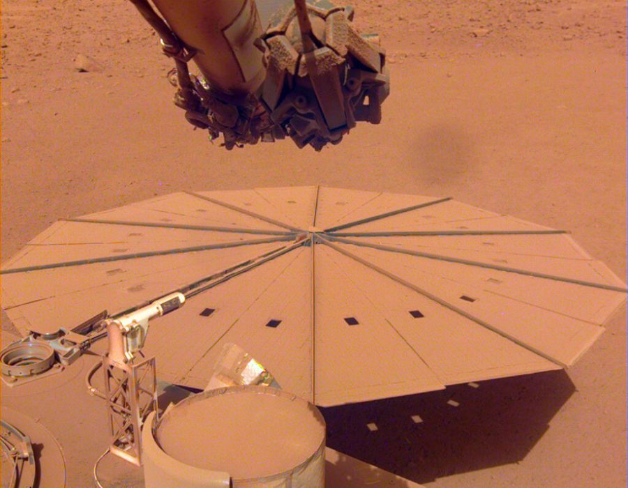 नासाको इनसाइट रोभरको शक्ति घट्दै गएपनि मंगल ग्रहमा हुने भुकम्प मापन गर्दै