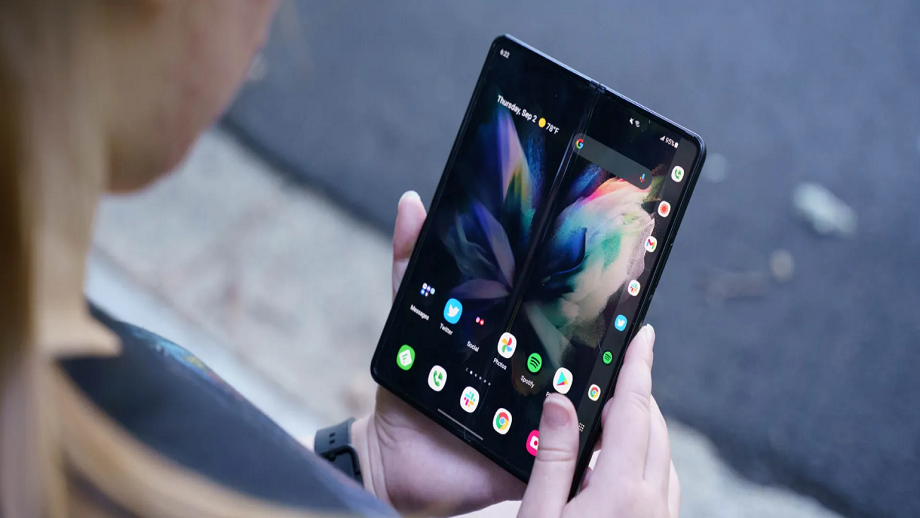 सामसङले ग्यालेक्सी जेड फोल्ड४ र जेड फ्लिप४ १५ मिलियन यूनिट ढुवानी गर्ने