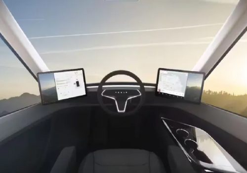 एक चार्जमा ८०४ किलोमिटर चल्ने टेस्लाको ईलेक्ट्रिक ट्रक