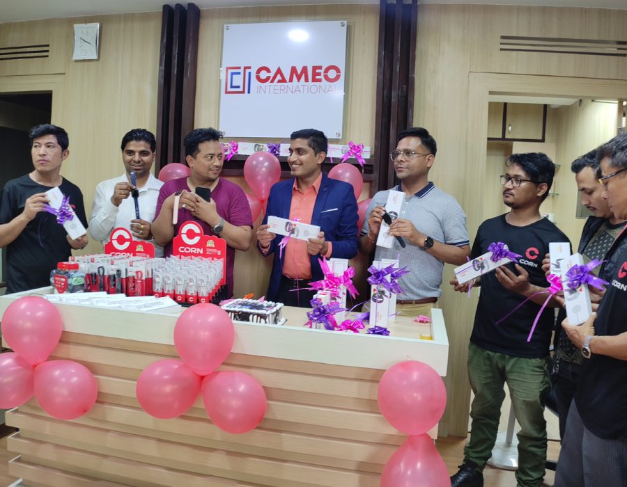 ब्लूटूथ कलिङ्ग फिचर भएको कर्न सीडब्लु ७० स्मार्टवाच नेपाली बजारमा