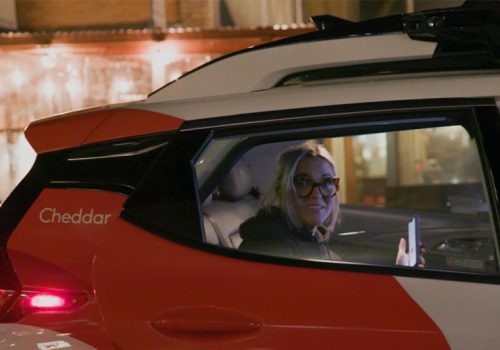 क्रुजले चालक नभएका रोबोट्याक्सी सवारीको लागि अमेरिकामा शुल्क लिनसक्ने